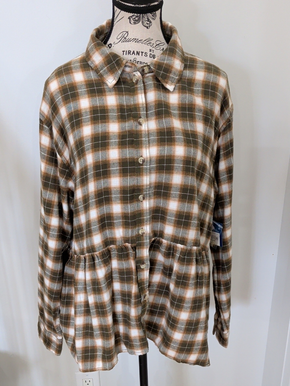 ARIZONA JEAN CO. | Women's Olive/White/Tan Plaid Flannel Button Up Shirt